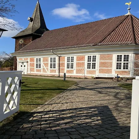 Riverside Retreat With Comfort * Geesthacht