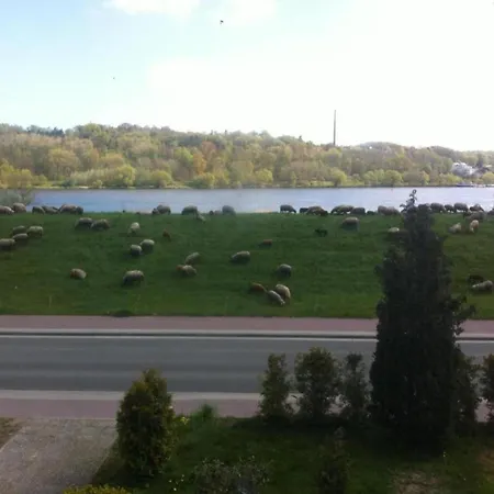 Riverside Retreat With Comfort Geesthacht