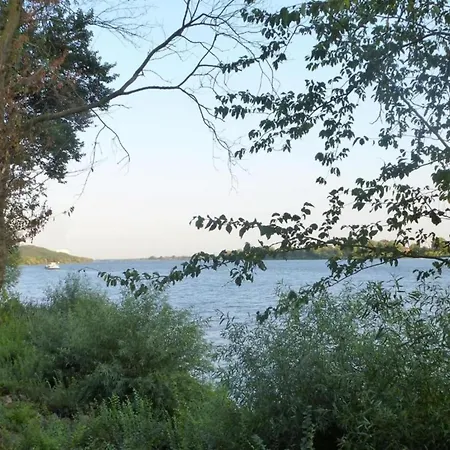 Riverside Retreat With Comfort * Geesthacht